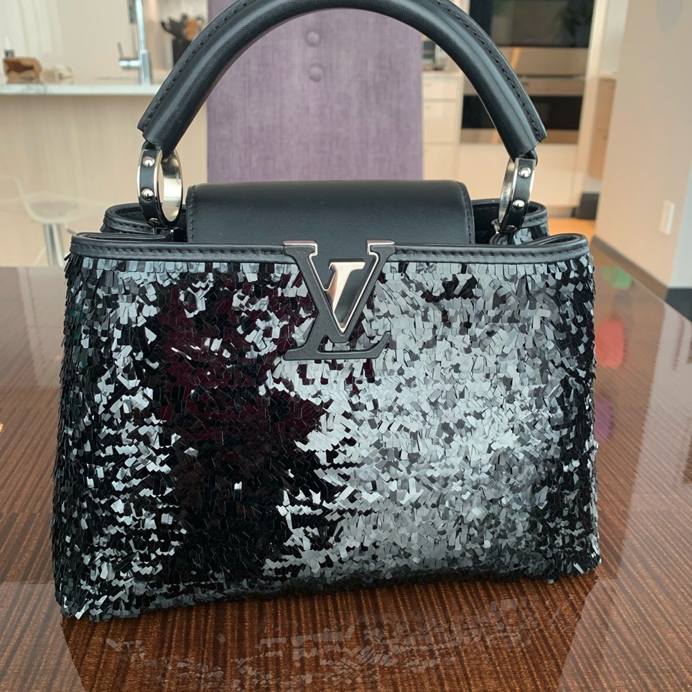 Louis Vuitton Capucines - Picture 7 of 17